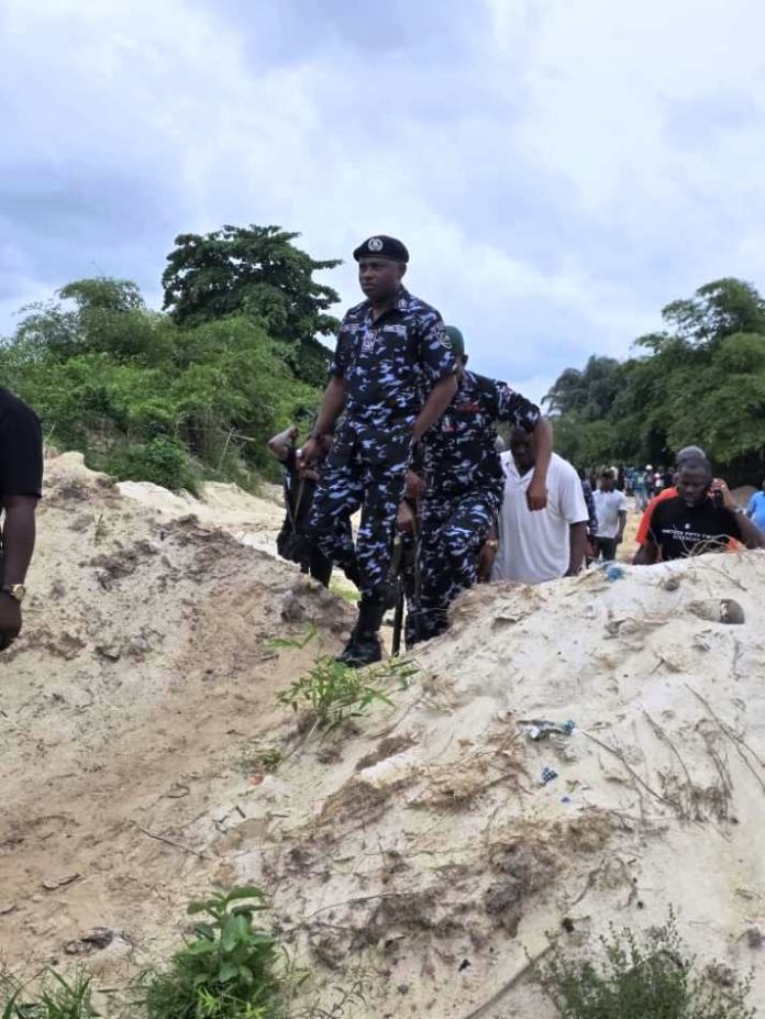Delta State Police Commissioner CP. Yemi Oyeniyi psc, acipm, mnips leading Police Team On Assessment Of Crime Scene
