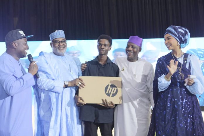 Honourable Minister of Education, Dr. Maruf Olatunji Alausa ; Honourable Minister of Art and culture, Barr. Hannatu Musa Musawa on left of UNIABUJA student and on his right Honorable Minster of state for Regional Development, Uba Magari Ahmad at the Plenary discussion, Renewed Hope Conversation. At the UniAbuja onThursday 23rd, April, 2026