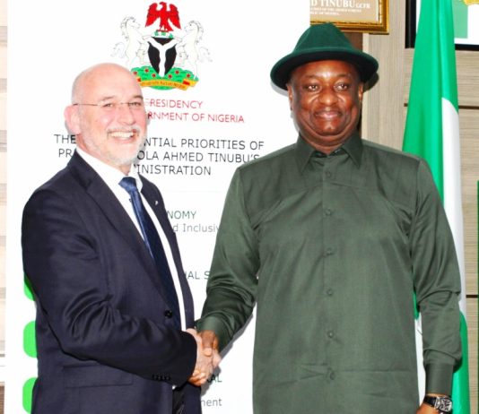 R-L: Hon. Minister of Aviation and Aerospace Development; Festus Keyamo SAN in a Handshake with Chief Commercial Officer of British Airways; Colm Lacy during Pre- British Airways 90th year Anniversary Courtesy Meeting held at the Hon. Minister's Conference, Abuja.