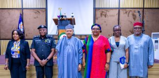 (L–R) Representative of the Director-General of DSS, Director of Protocol, M. O. Chukwuka, fsi; Representative of the Inspector-General of Police and Force Public Relations Officer, DCP Anthony Okon Placid, mni, mnipr; the Honourable Minister of Information and National Orientation, Mohammed Idris, fnipr; the Permanent Secretary, Federal Ministry of Information and National Orientation, Dr. Binyerem Chigbonwu Ukaire; Representative of the Head of UNESCO Office, Abuja, and Head of the Communication and Information Sector, Ms. Yachat Nuhu; and Executive Secretary/Chief Executive Officer, Nigerian Press Council, Dr. Dili Ezughah, during a press conference in commemoration of World Press Freedom Day 2026, held on May 4, 2026, in Abuja. Photo: Khalid Ahmed/FMINO.