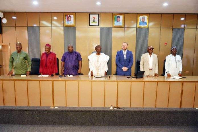 Livestock Ministry Receives Investment Proposal from Industry Partners
