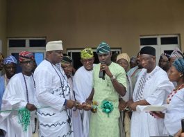 Olota of Ota, His Majesty, Prof. Adeyemi Obalanlege, Rep. of Chairman, Ado-Odo/Ota LGA and Supervisor for Works and Housing, Sdebowale Anjori and Secretary of Programme (OSSAP-SDGs), Bala Mohammed Saulawa at the commissioning of a 40-Bed PHC in Ota recently