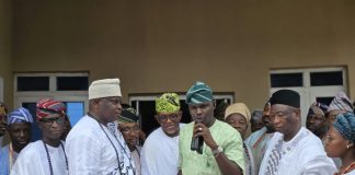 Olota of Ota, His Majesty, Prof. Adeyemi Obalanlege, Rep. of Chairman, Ado-Odo/Ota LGA and Supervisor for Works and Housing, Sdebowale Anjori and Secretary of Programme (OSSAP-SDGs), Bala Mohammed Saulawa at the commissioning of a 40-Bed PHC in Ota recently