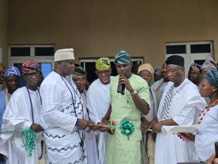 Olota of Ota, His Majesty, Prof. Adeyemi Obalanlege, Rep. of Chairman, Ado-Odo/Ota LGA and Supervisor for Works and Housing, Sdebowale Anjori and Secretary of Programme (OSSAP-SDGs), Bala Mohammed Saulawa at the commissioning of a 40-Bed PHC in Ota recently