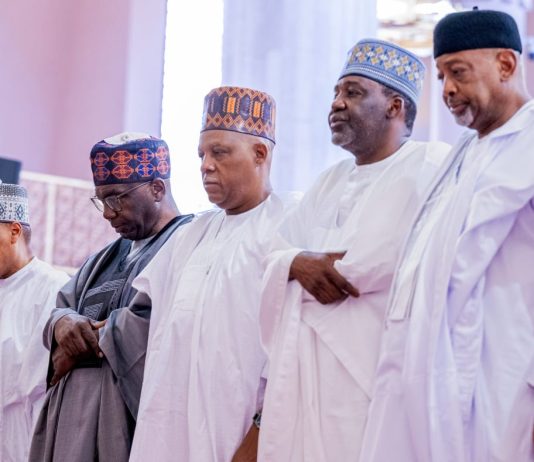The Honourable Minister of Information and National Orientation, Mohammed Idris, fnipr, joined the Vice President of the Federal Republic of Nigeria, Senator Kashim Shettima, and other dignitaries in a special Juma’at prayer held to commemorate Nigeria’s 27th Democracy Day anniversary on June 5, 2026. The prayer session offered an opportunity for thanksgiving, reflection, and supplication for continued peace, unity, and democratic progress in the country. Photo: Khalid Ahmed/FMINO.