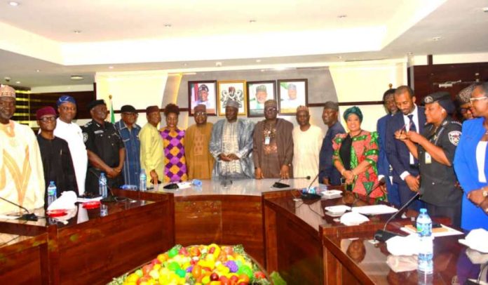 The Minister of State for Agriculture and Food Security and Supervising Minister of Cooperative Affairs, Sen Dr Aliyu Sabi Abdullahi (C) and other members of NSC during the inauguration.