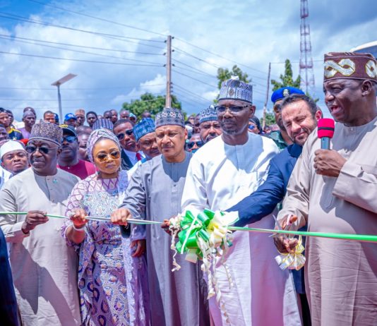 (L–R) Deputy Governor of Nasarawa State, Dr. Emmanuel Akabe; Honourable Minister of Women Affairs, Hajiya Imaan Sulaiman-Ibrahim, fsi; Honourable Minister of Information and National Orientation, Mohammed Idris, fnipr; Governor of Nasarawa State, Engr. Abdullahi A. Sule; Representative of BAUHAUS Global Investment Nigeria Ltd.; Representative of the President of the Federal Republic of Nigeria and National Chairman of the All Progressives Congress (APC), Prof. Nentawe Goshwe Yilwatda; during the commissioning of the 600-metre Underpass/Akwanga Roundabout on July 1, 2026, in Akwanga, Nasarawa State. Photo: Khalid Ahmed/FMINO