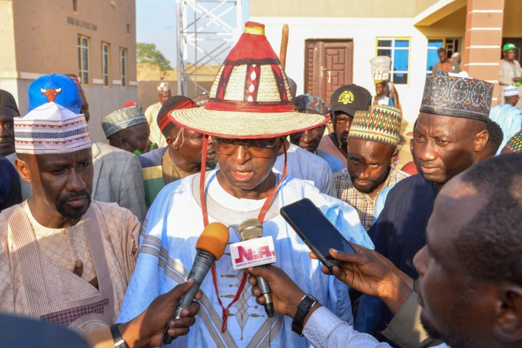 The Honourable Minister of Livestock Development Idi Mukhtar Maiha in Wudil Market, Kano State with pastoralists and farmers