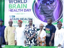 PHOTO-NEWS: ( L-R) Dr. Charles Nzelu, Director, Public Health FMOHSW, 3rd is Professor Oye Gureje, Chairman, National Mental Health Technical Working Group, 4th is the Permanent Secretary FMOHSW, Daju Kachollom S. mni, 5th is Professor A'ishatu Yusha'u Armaya'u, Medical Director, Neoroupsychatrict Hospital, Kaduna, 6th isDr. Tunde Masseyferguson Ojo, National Coordinator, National Mental Health Programme, and Dr. Baba ISSA at the First Nigeria Commemoration of the World Brain Day held in Abuja.