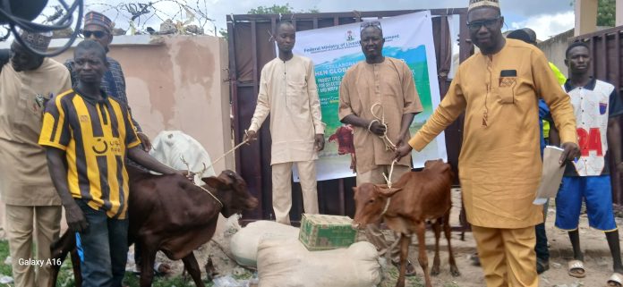 FG Empowers Women And Youth In Jigawa With 100 Bullocks, Heifers And Livestock Production Ancillaries