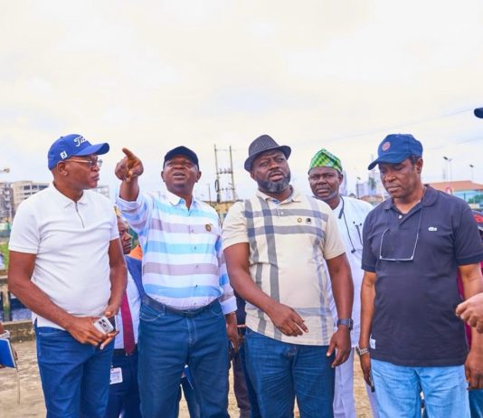 Honourable Minister of Water Resources and Sanitation, Engr. Prof. Joseph Terlumun Utsev, FNSE, (2nd Left); MD/ CEO Ogun Oshun River Basin Development Authority, Engr. Adedeji Ashiru (L); Director General NiHSA)Arc. Umar Ibrahim Muhammed (R); SA to the Executive Governor of Lagos State on Environment, Engr Olakunle Rotimi-Akodu,(2nd R) at the inspection of drainage stations and flood devastated communities in Lagos State today.