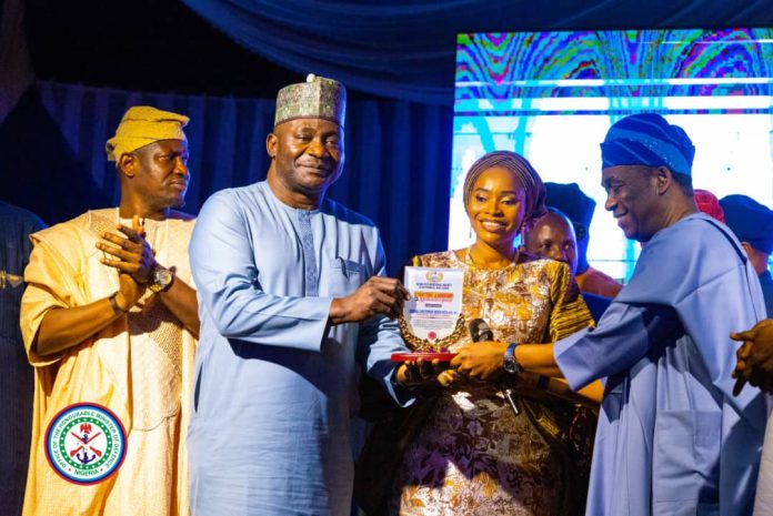 Defence Minister Unveils ‘New Face Of Alaba’, Hails Market As Africa’s Emerging Technology Hub