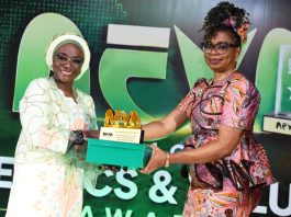 L-R: The Permanent Secretary, Federal Ministry of Youth Development, Dr. Maryam Ismaila Keshinro, receiving the Excellence Award for Ethical Public Service Leadership & Youth Development from Mrs. Ann Osawaru, wife of the Honourable Sir Billy Osawaru, Member representing Orhionmwon/Uhunmwode Federal Constituency, Edo State, at the National Ethics and Values Awards 2026, held yesterday at Hilton Luxury Hotel, Abuja.