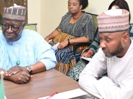 L-R: Hon. Aliyu Abdulkadir Almakura, Chairman, RMAFC State and Local Governments Monitoring Committee and Federal Commissioner representing Nasarawa State with President ALGON, Hon. Bello Lawal, during the Committee’s courtesy visit at ALGON HQ, Abuja.