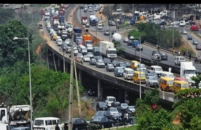 IMG-20260916-WA0010 Kara Bridge Repairs: Lagos Commuters Trapped in Traffic Nightmare as Gridlock Spreads Across Lagos