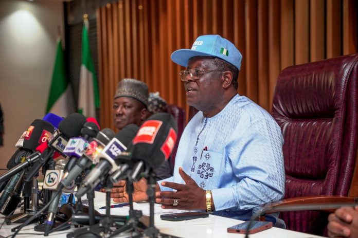 Umahi Receives NANS Assessment Report On Federal Road Infrastructure In The North-West Zone