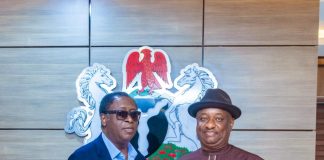 R-L: The Honourable Minister of Aviation and Aerospace Development, Festus Keyamo, SAN in a handshake with chairman of The Bi-Courtney Group of companies; Olawale Babalakin OFR SAN, at the signing of the final concession agreement between the Federal Government and Bi-Courtney Aviation Services Limited, operators of the MMA2 at the Hon. Minister's office, Abuja.