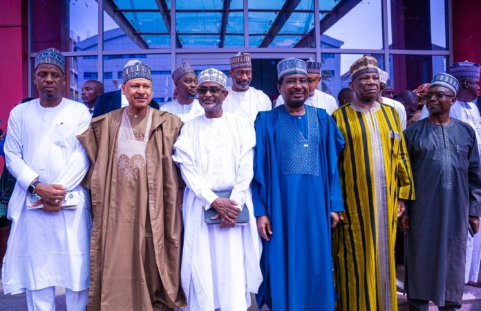 *LAUNCH OF MEDIA TRUST AI-POWERED CONVERGED NEWSROOM* (L–R) The Director-General of the News Agency of Nigeria (NAN), Ali M. Ali; the Honourable Minister of Information and National Orientation, Mohammed Idris, fnipr; Chairman of Media Trust Group, Kabiru Yusuf; the Deputy President of the Senate, Senator Barau I. Jibrin, CFR; the Deputy Governor of Gombe State, Dr. Manassah Daniel Jatau; and the Group Chief Executive Officer of Media Trust Group, Mallam Ibrahim Shekarau, during the launch of Media Trust’s AI-powered Converged Newsroom on October 22, 2026, in Abuja. Photo: Khalid Ahmed/FMINO.