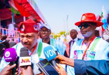 Idris Hails APC Mobilisation In Kaduna, Says Tinubu’s Reforms Will Deliver Prosperity *APC 2027 PRESIDENTIAL CAMPAIGN FLAG-OFF MEGA RALLY* (L–R) The Honourable Minister of Information and National Orientation, Mohammed Idris, fnipr, and the Honourable Minister of Solid Minerals Development, Dr. Dele Alake, answering field questions from journalists during the APC 2027 Presidential Campaign Flag-Off Mega Rally on October 24, 2026, in Kaduna State. Photo: Khalid Ahmed/FMINO.