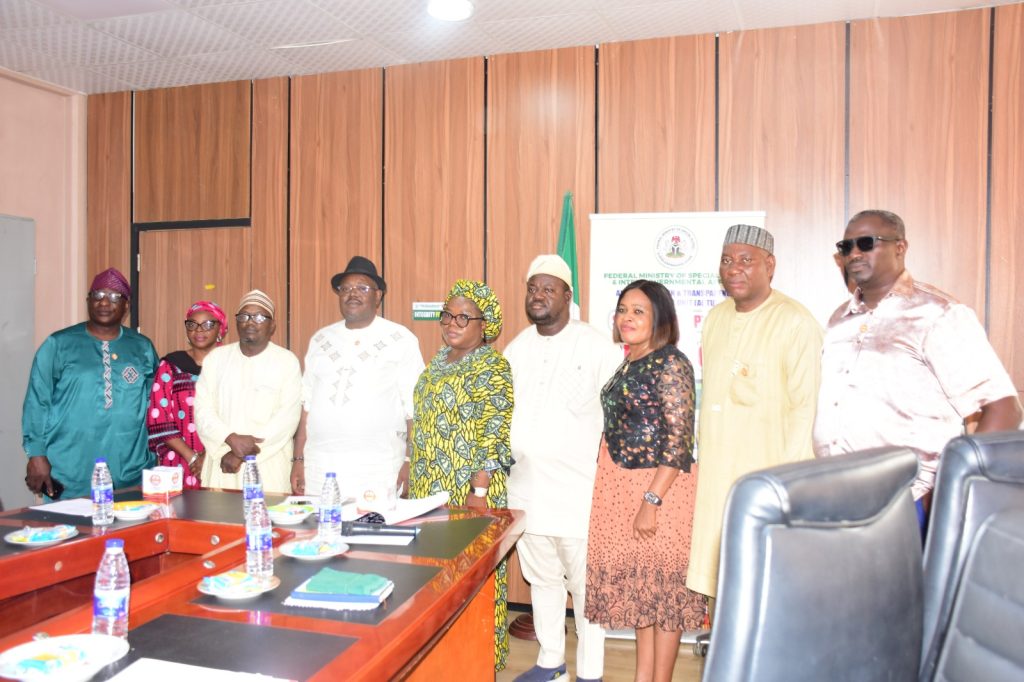 R – L, SERVICOM Head of Operations, Mrs. Ngozi Akinbodewa (5th) and the Permanent Secretary, Federal Ministry of Special Duties and Intergovernmental Affairs, Dr. Onwusoro Maduka I. (6th) in a group photograph with Directors and the SERVICOM Presidency Team during the inauguration of the newly appointed Ministerial SERVICOM Committee (MSC) members and the decoration of the Permanent Secretary as SERVICOM Champion at the Ministry’s Headquarters in Abuja on 29th October, 2026.